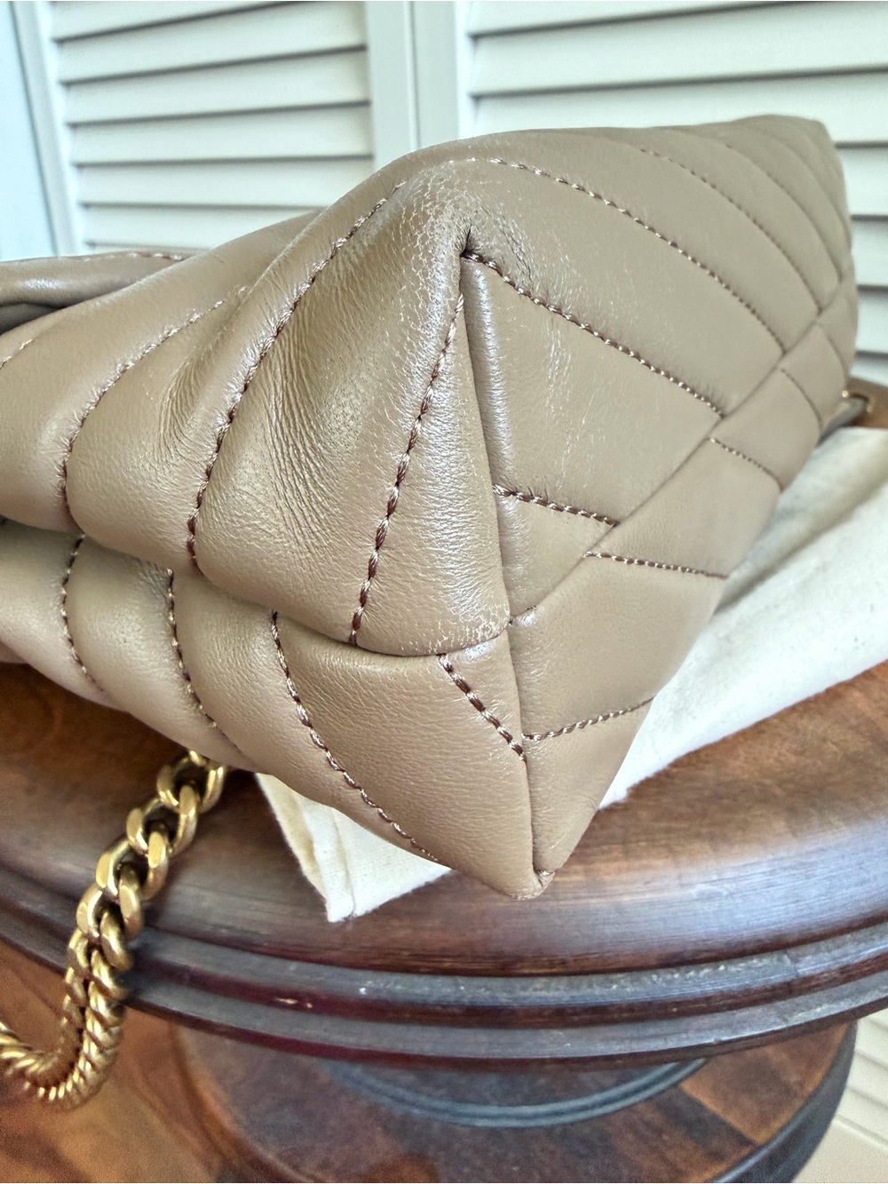 Tory Burch Chevron Quilted Leather Shoulder/Crossbody Sandpiper - Picture 6 of 12